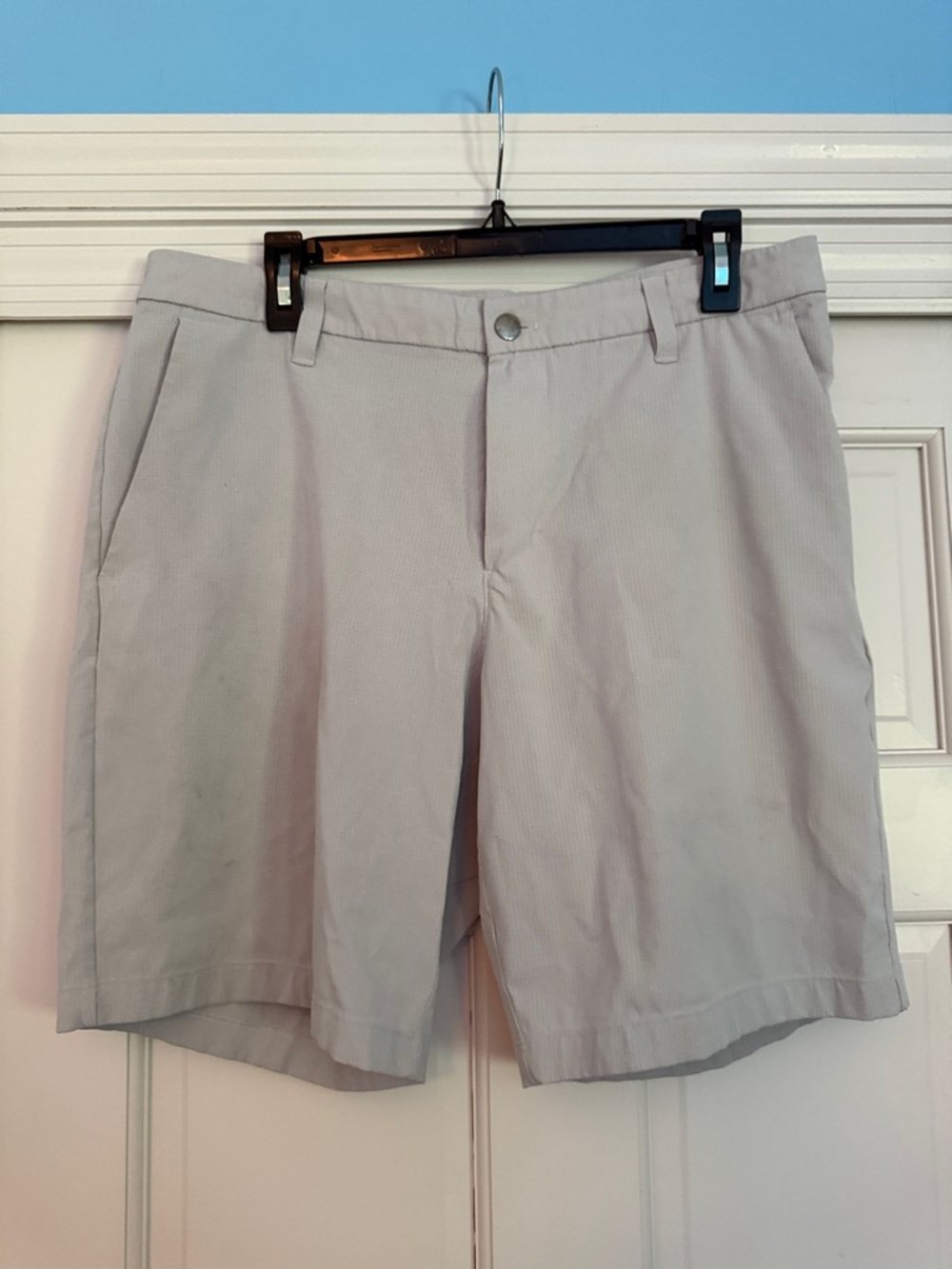 lululemon athletica Light Stone Men's Flat-Front Commission Shorts